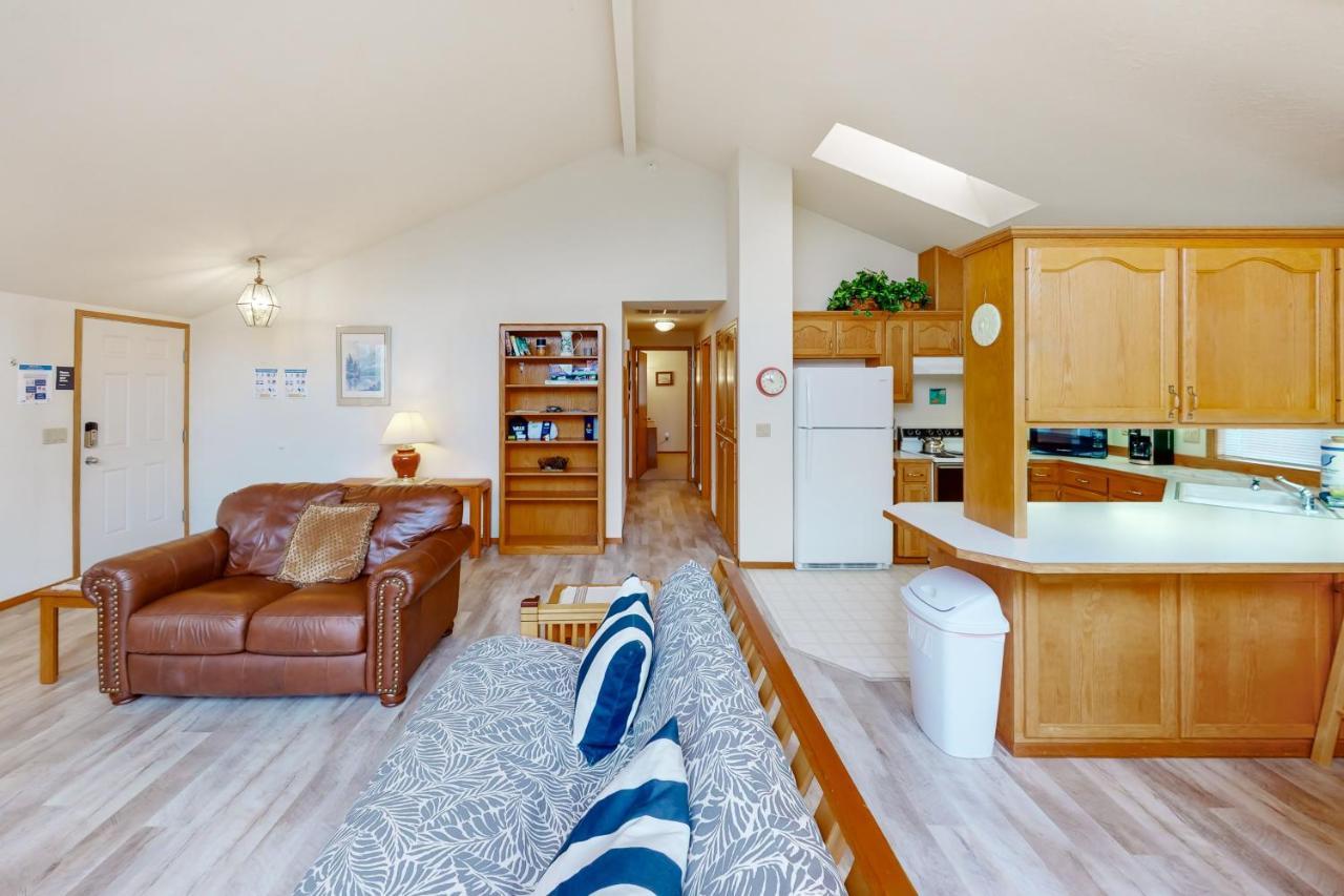 Captain Bill'S Beachhouse Лінкольн-Сіті Екстер'єр фото
